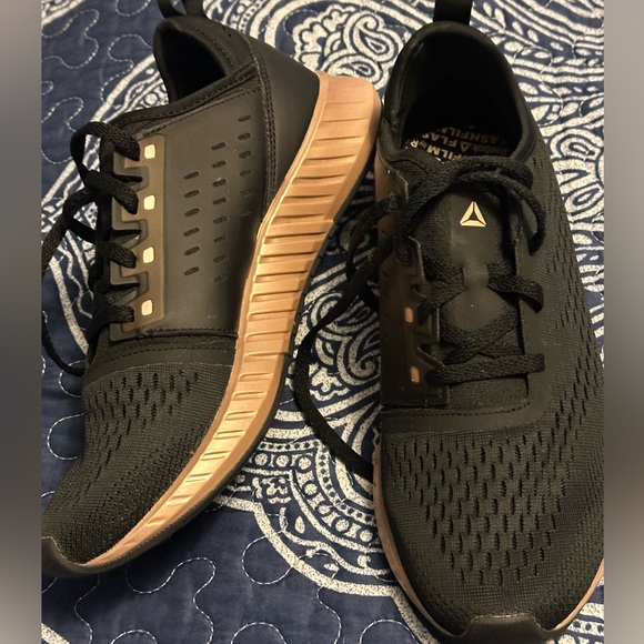 Reebok Flash Film Woman’s Size 7 Sneaker never been worn - Picture 9 of 13